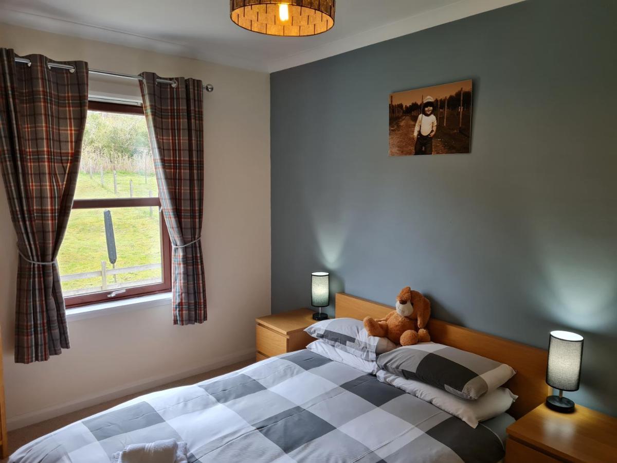 Modern Spacious Central Apartment Portree Luaran gambar